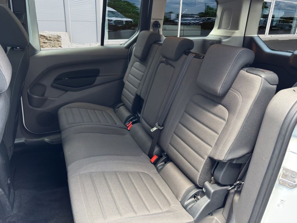 Ford Grand Tourneo 2021