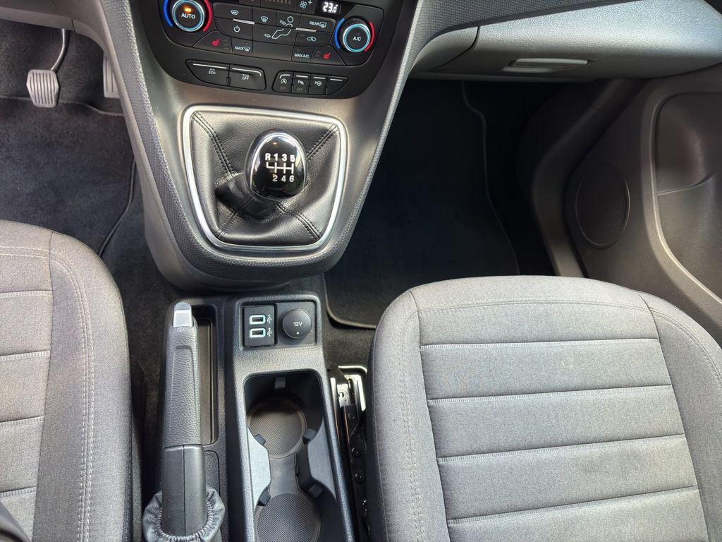 Ford Grand Tourneo 2021