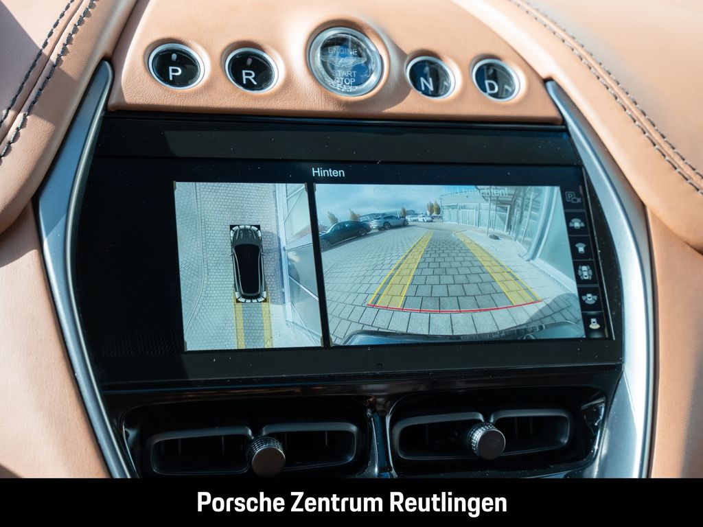 Aston Martin DBX 2022