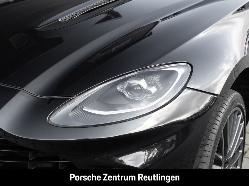 Aston Martin DBX 2022