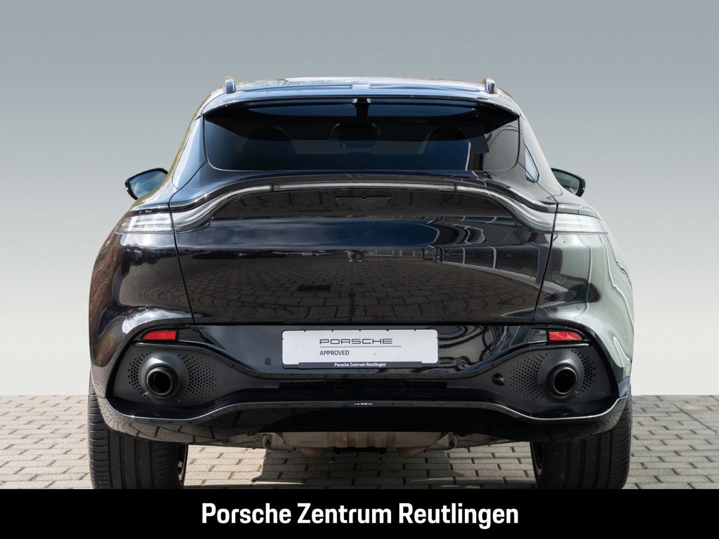 Aston Martin DBX 2022