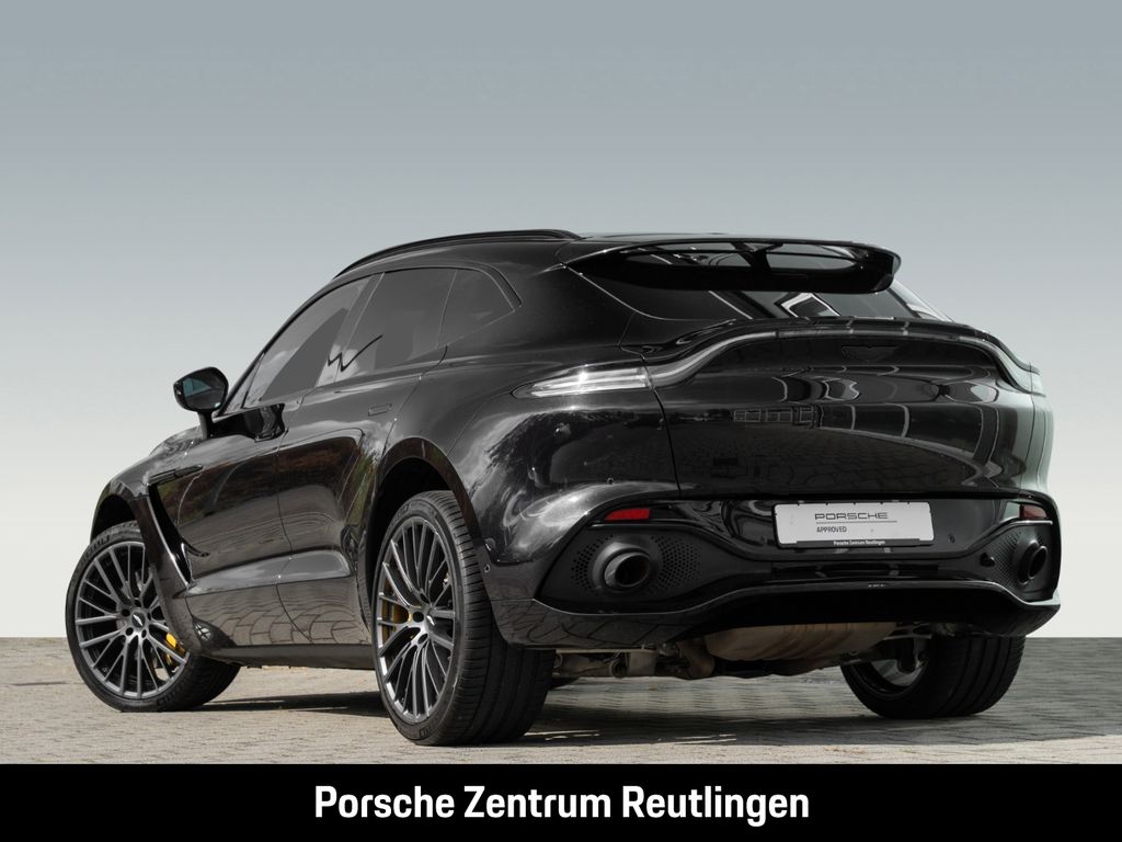 Aston Martin DBX 2022