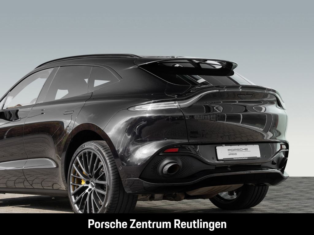 Aston Martin DBX 2022