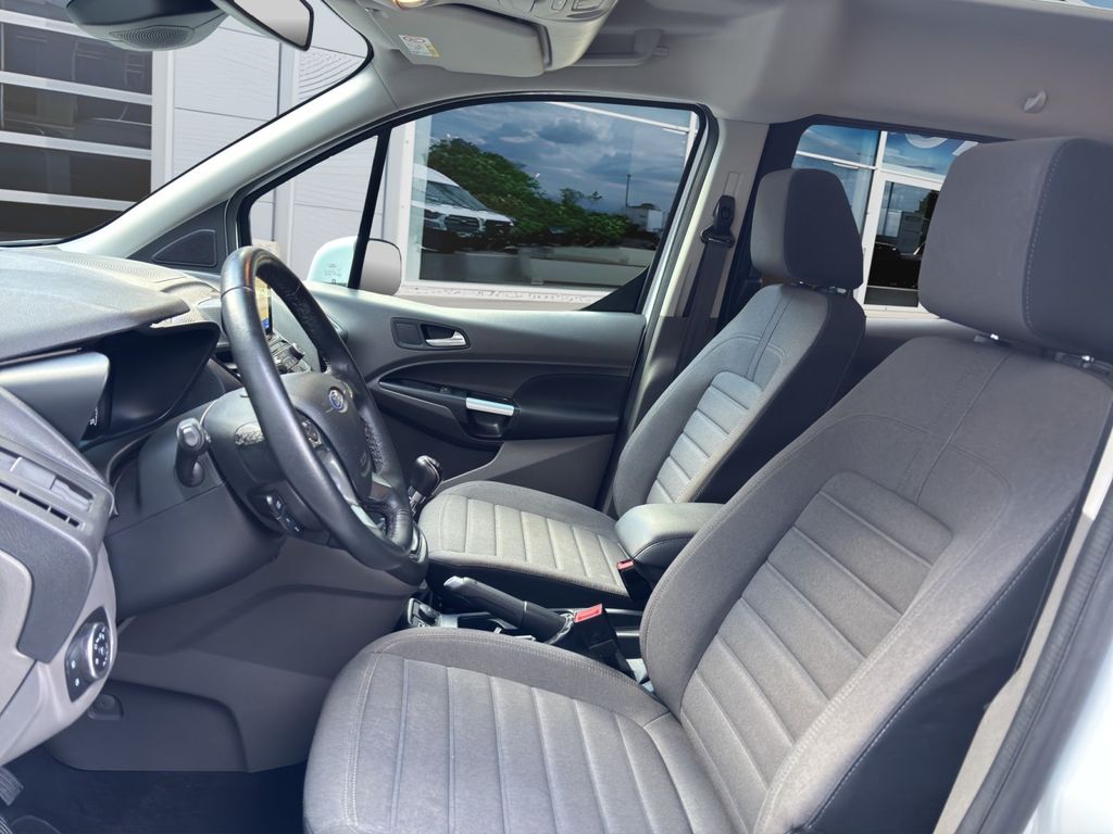 Ford Grand Tourneo 2021