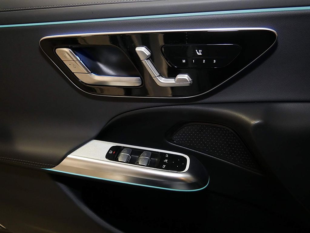 Mercedes-Benz E 200 2025