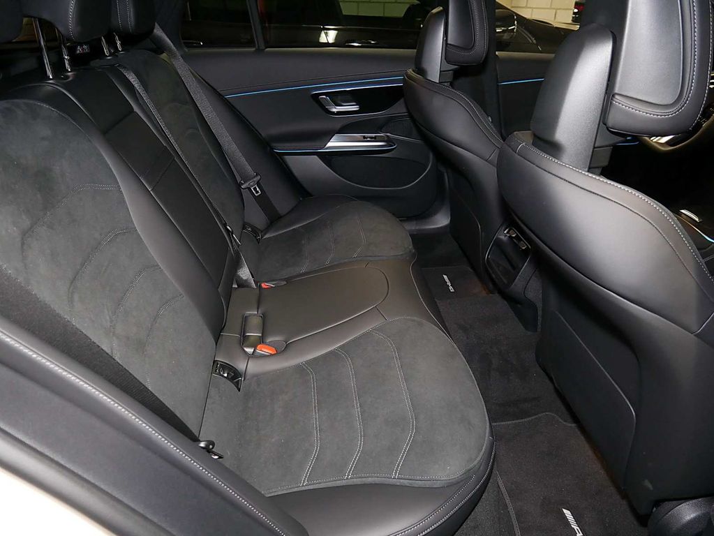 Mercedes-Benz E 200 2025