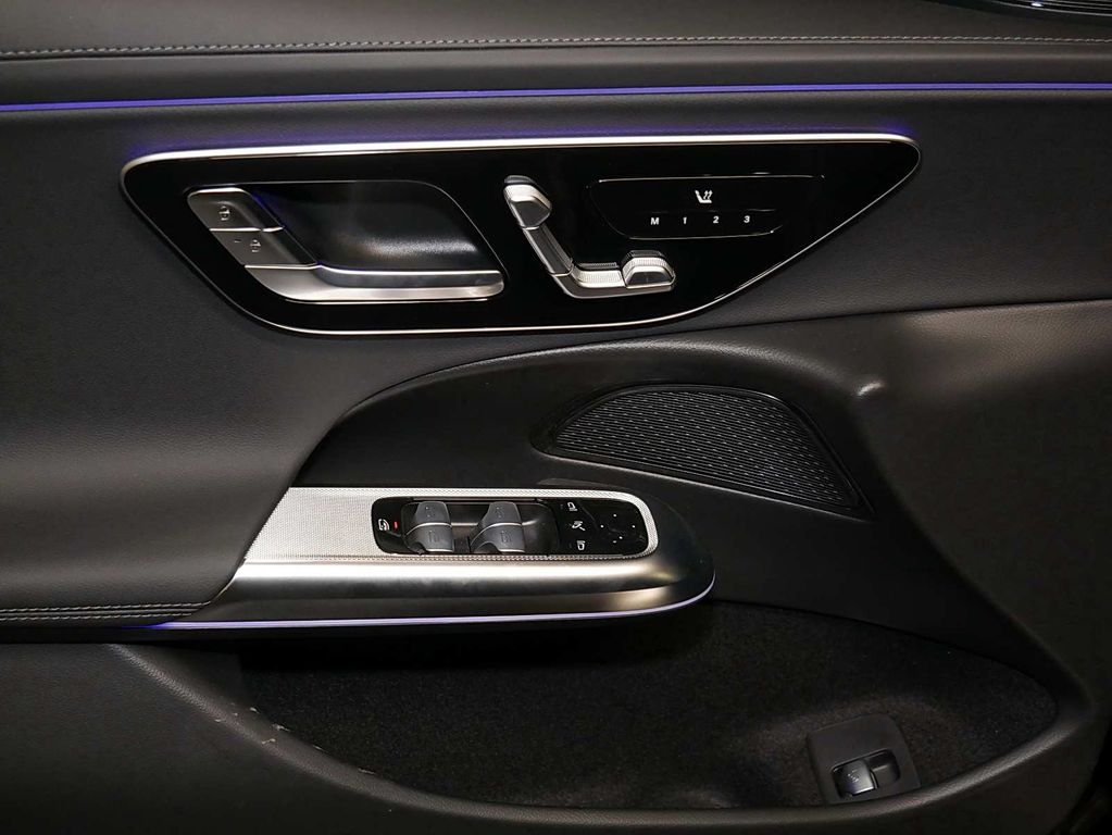 Mercedes-Benz E 200 2025