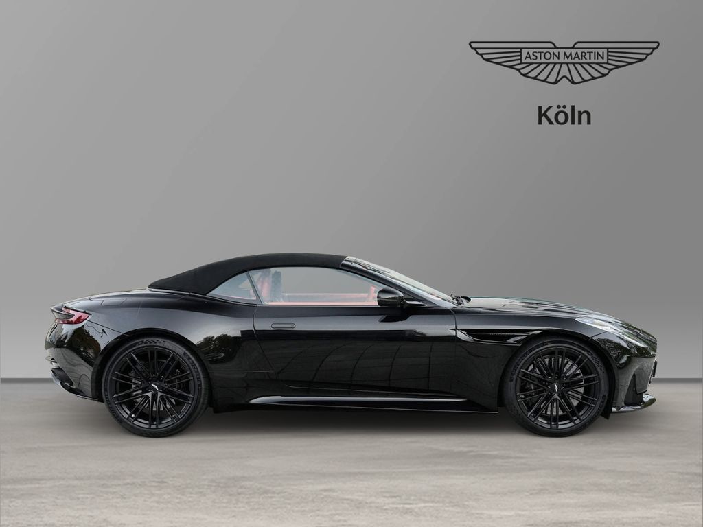 Aston Martin DB12 2024