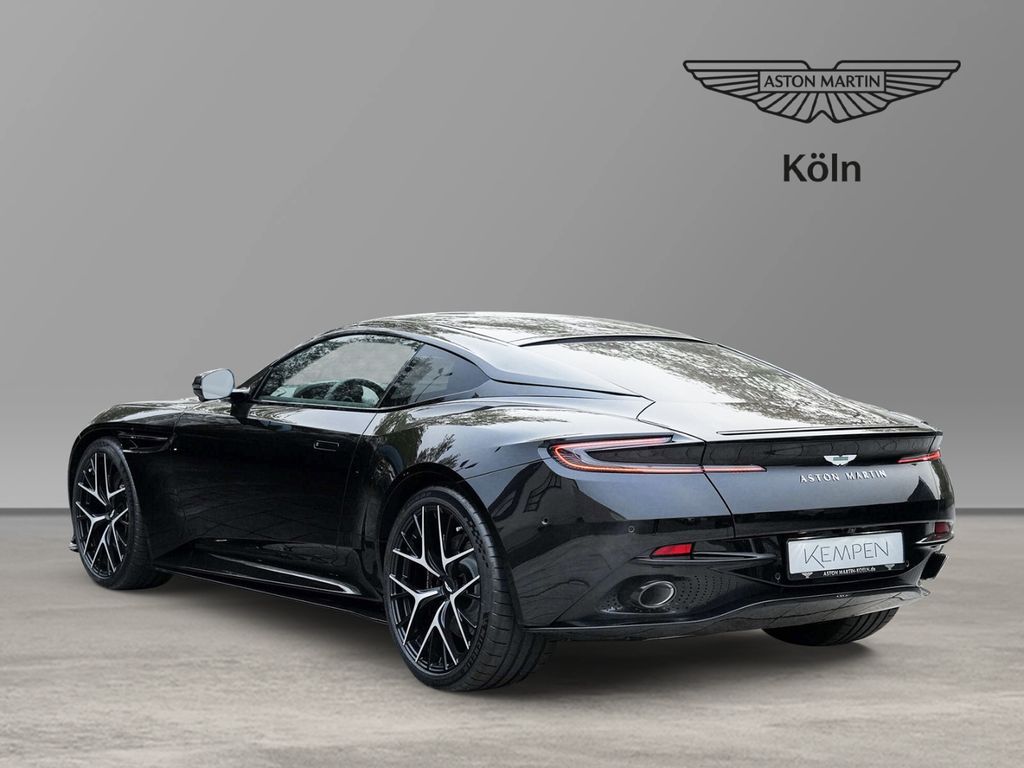 Aston Martin DB12