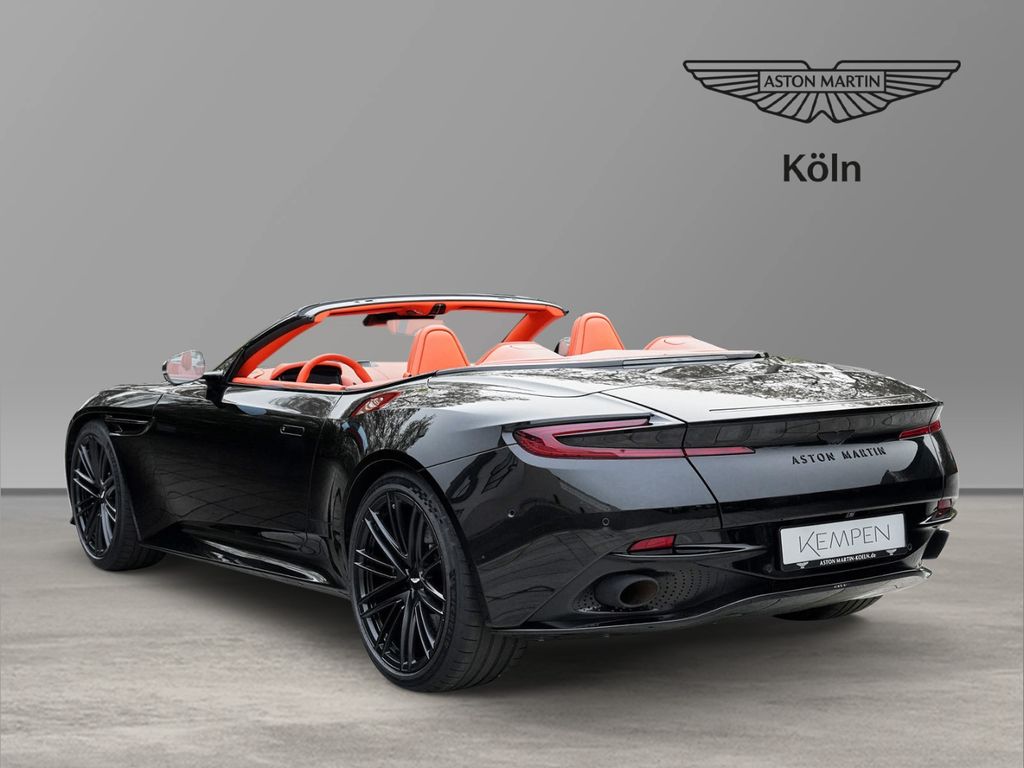Aston Martin DB12 2024