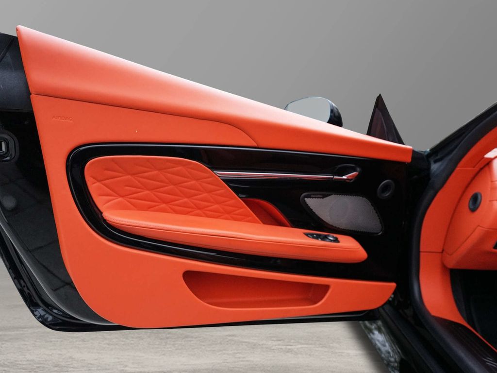 Aston Martin DB12 2024