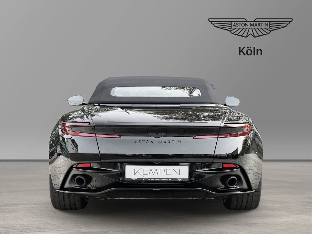 Aston Martin DB12 2024