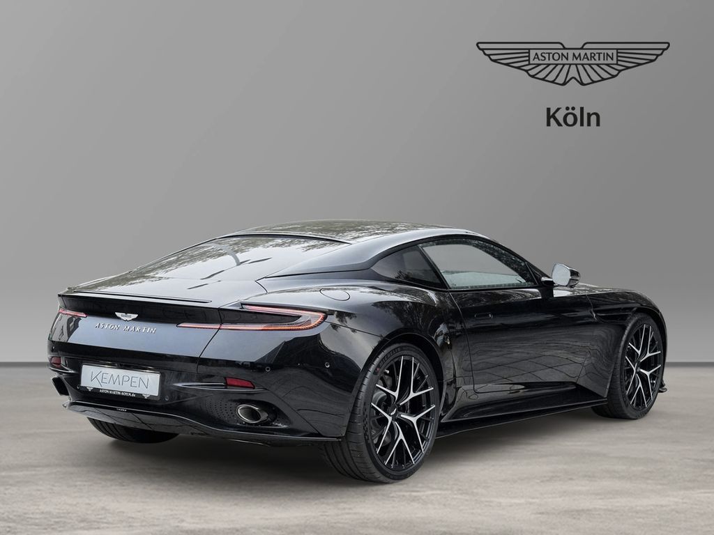 Aston Martin DB12