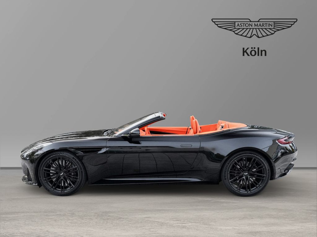 Aston Martin DB12 2024