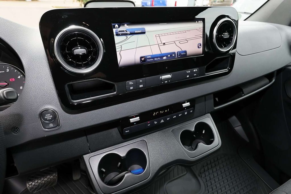 Mercedes-Benz Sprinter 2025