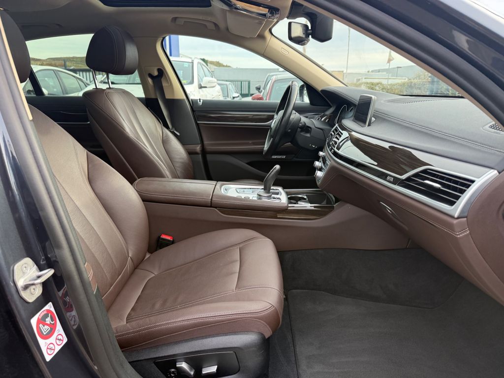 BMW 740 2017