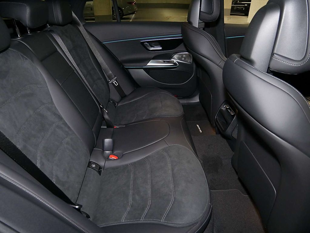Mercedes-Benz E 220 2025