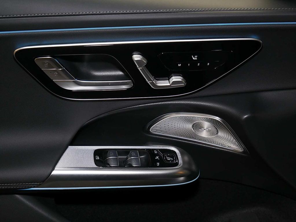 Mercedes-Benz E 220 2025