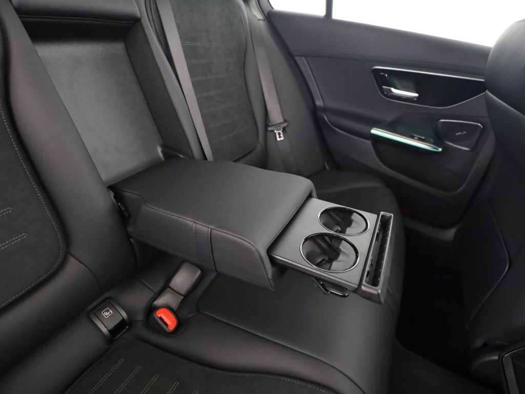 Mercedes-Benz C 220 2025