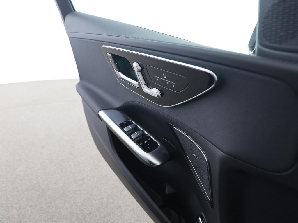 Mercedes-Benz C 220 2025