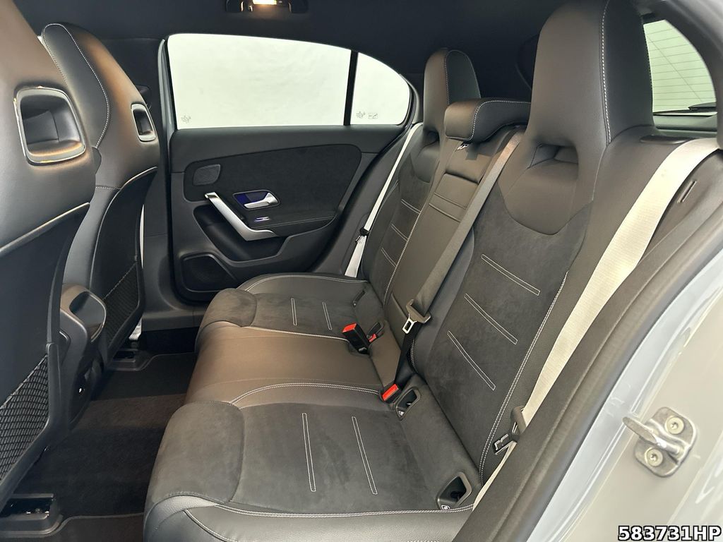 Mercedes-Benz A 200 2025