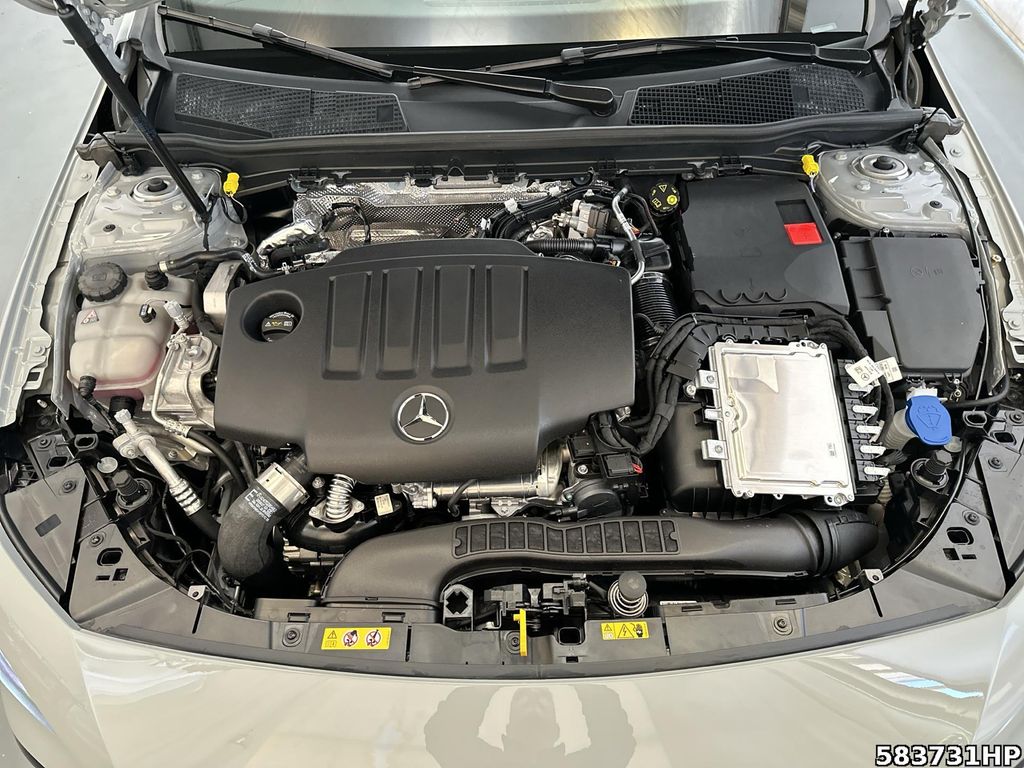 Mercedes-Benz A 200 2025