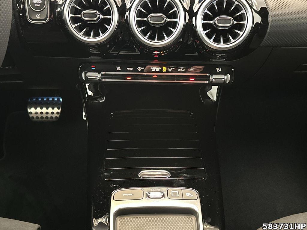 Mercedes-Benz A 200 2025