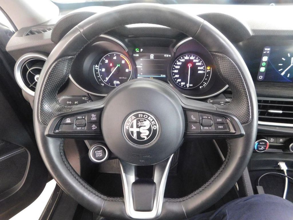 Alfa Romeo Stelvio 2021