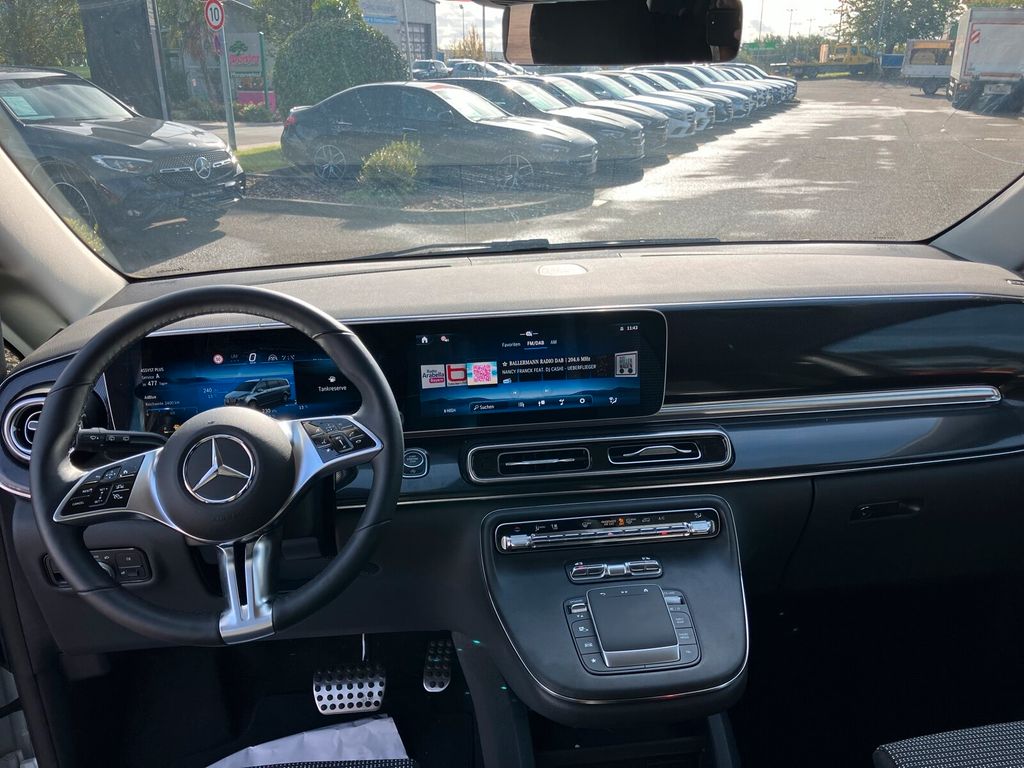 Mercedes-Benz V 220 2025