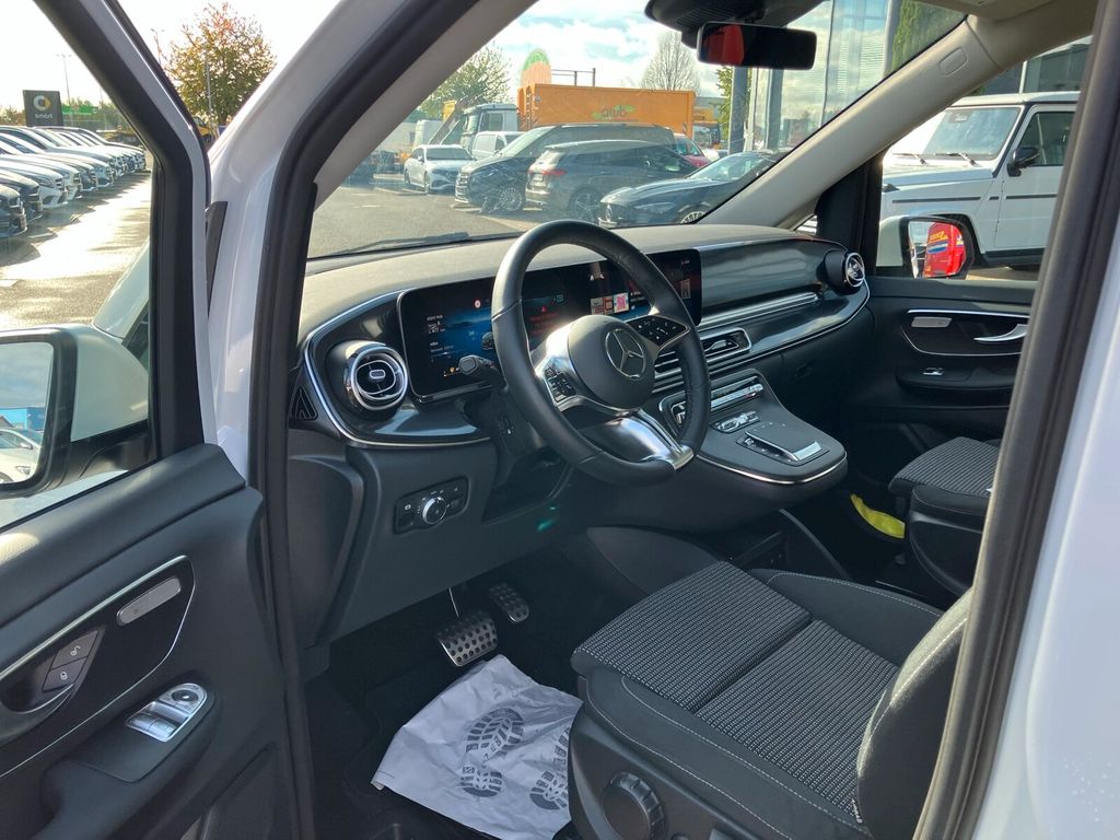 Mercedes-Benz V 220 2025