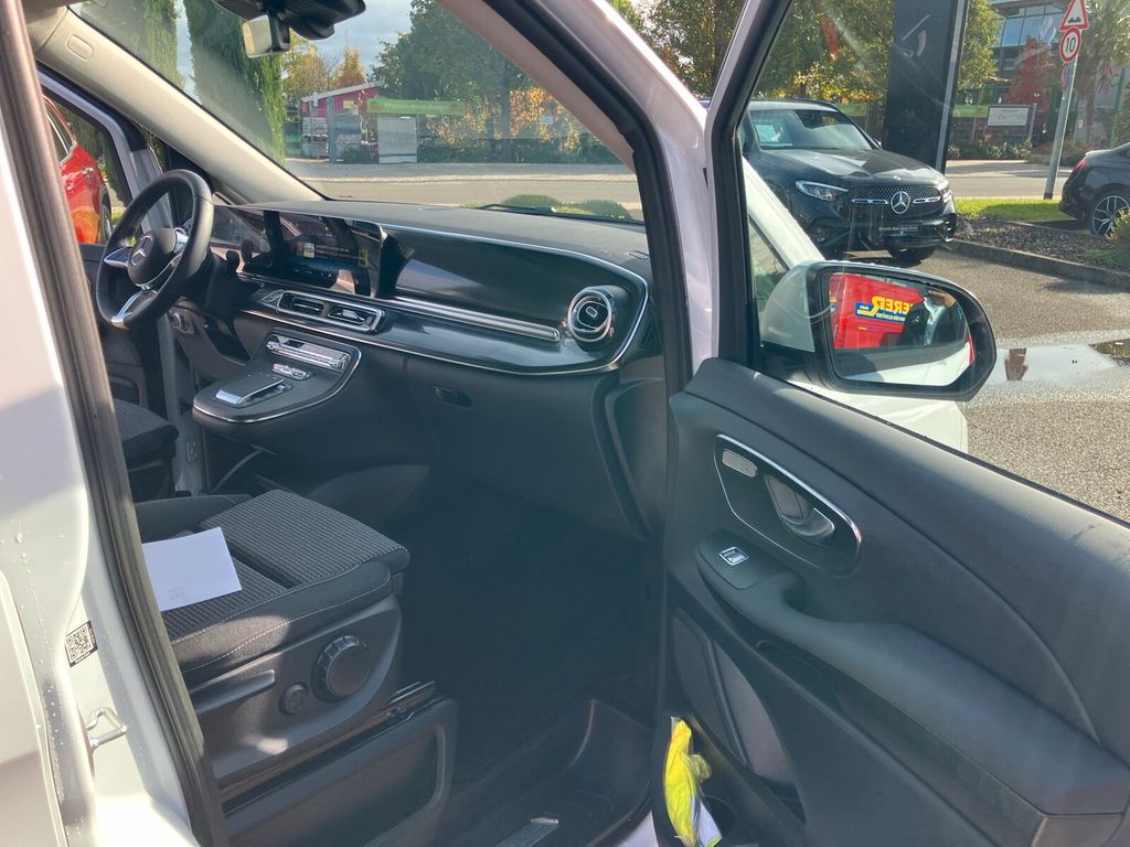 Mercedes-Benz V 220 2025
