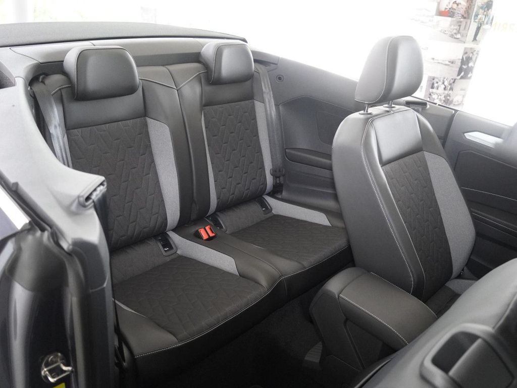 Volkswagen T-Roc 2025