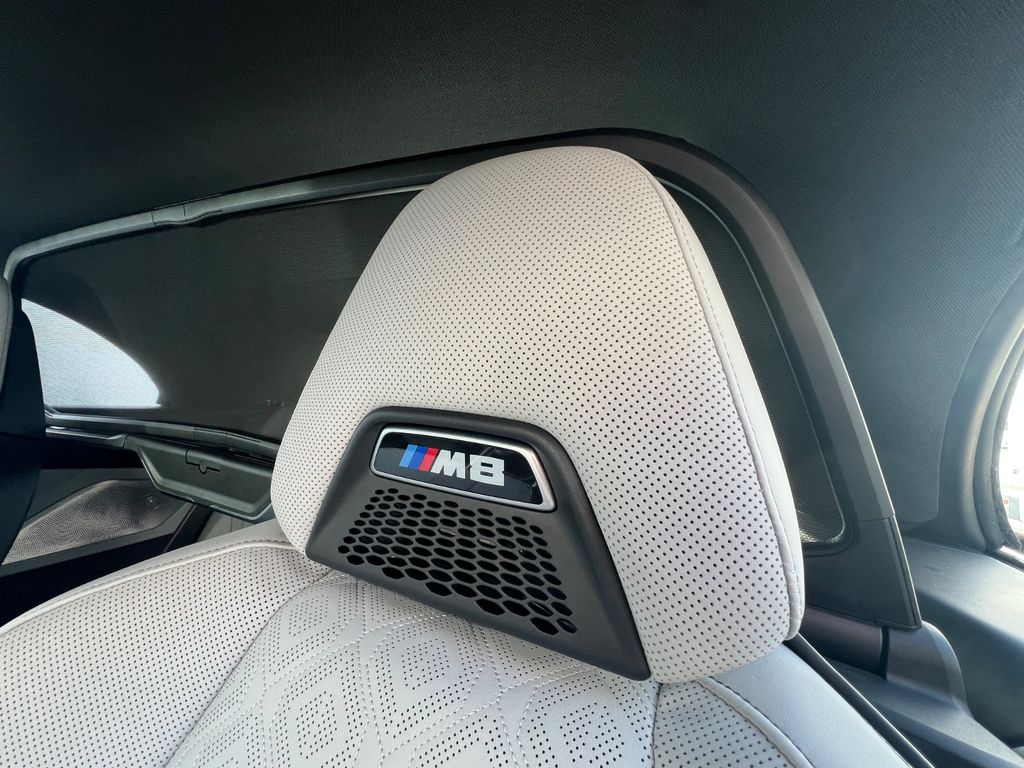 BMW M8 2021