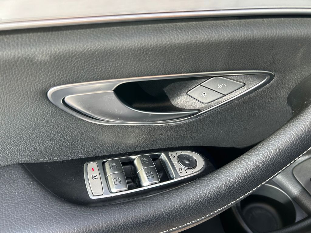 Mercedes-Benz E 220 2022