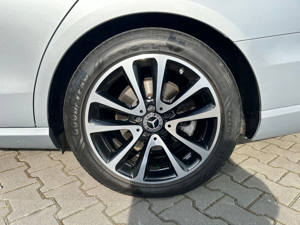 Mercedes-Benz E 220 2022