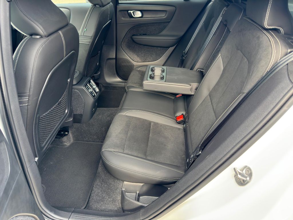 Volvo C40 2022