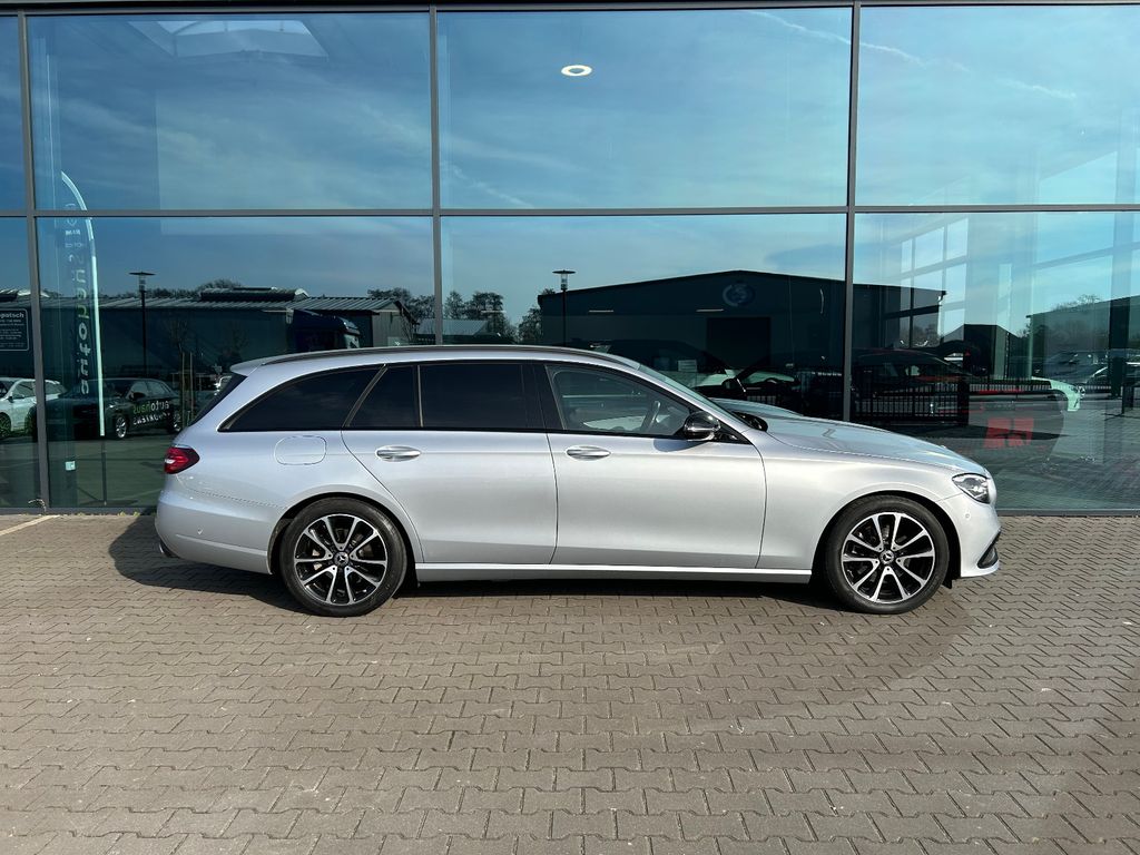 Mercedes-Benz E 220 2022