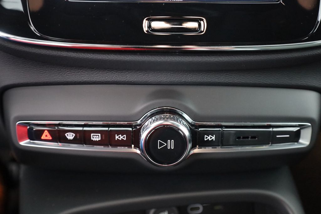 Volvo XC40 2024