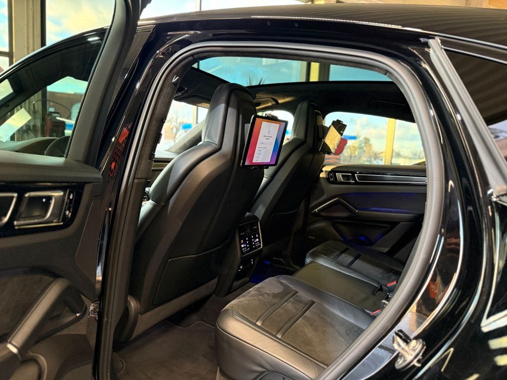 Porsche Cayenne 2021