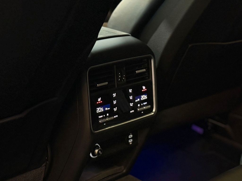 Porsche Cayenne 2021