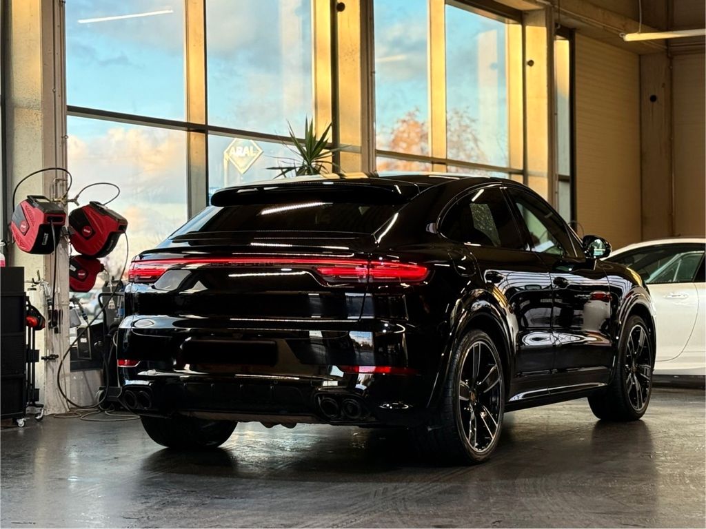 Porsche Cayenne 2021