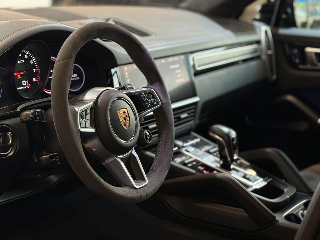 Porsche Cayenne 2021