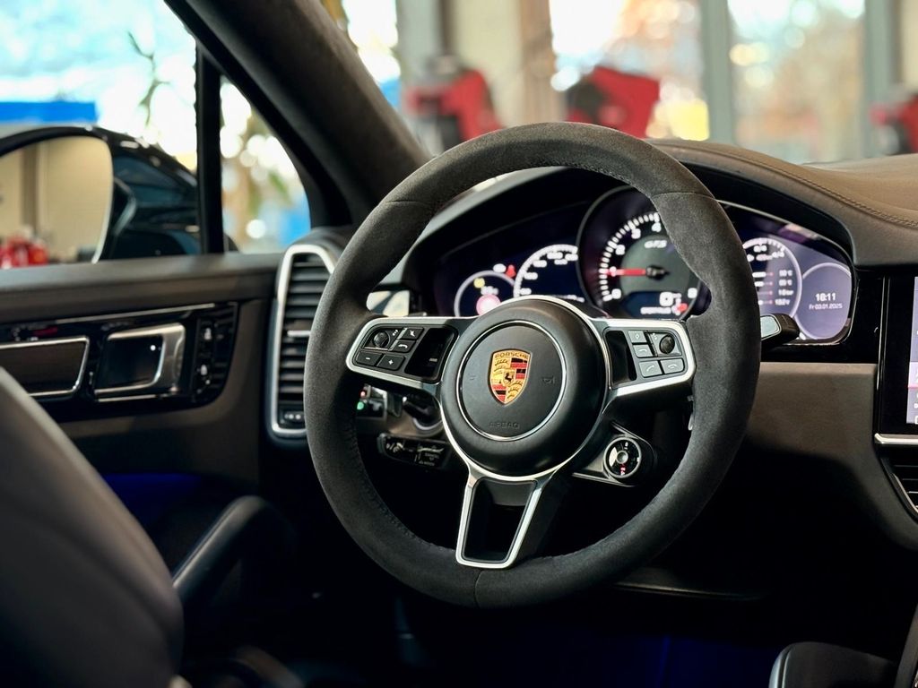 Porsche Cayenne 2021