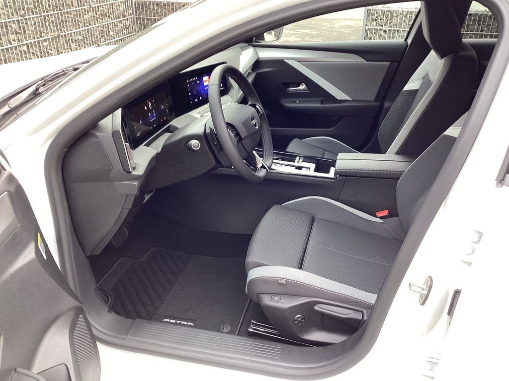 Opel Astra 2025