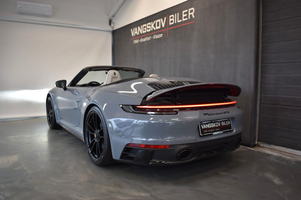 Porsche 992 2023