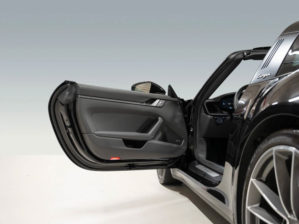 Porsche 992 2024