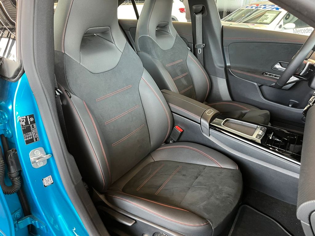 Mercedes-Benz CLA 200 2023