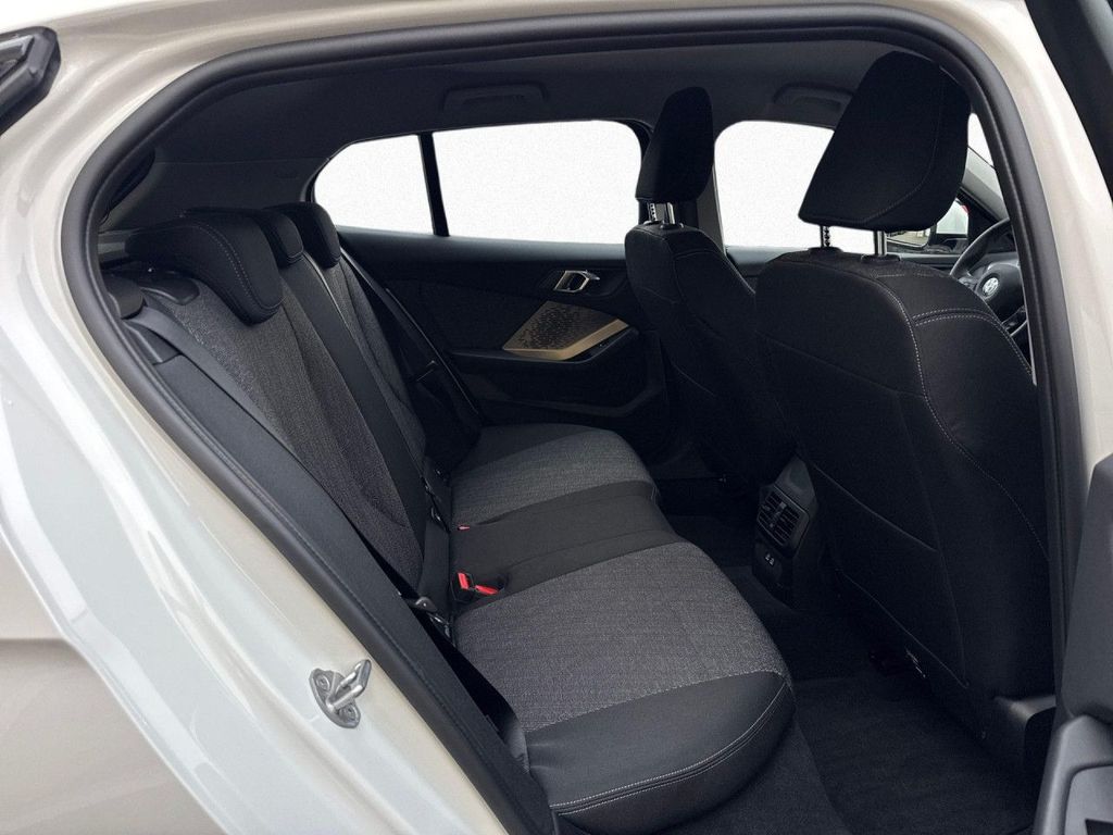 BMW 120 2024