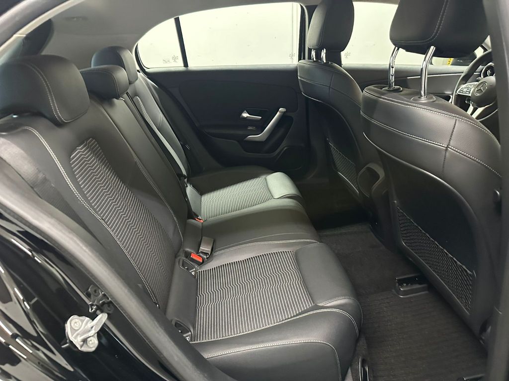 Mercedes-Benz A 200 2021