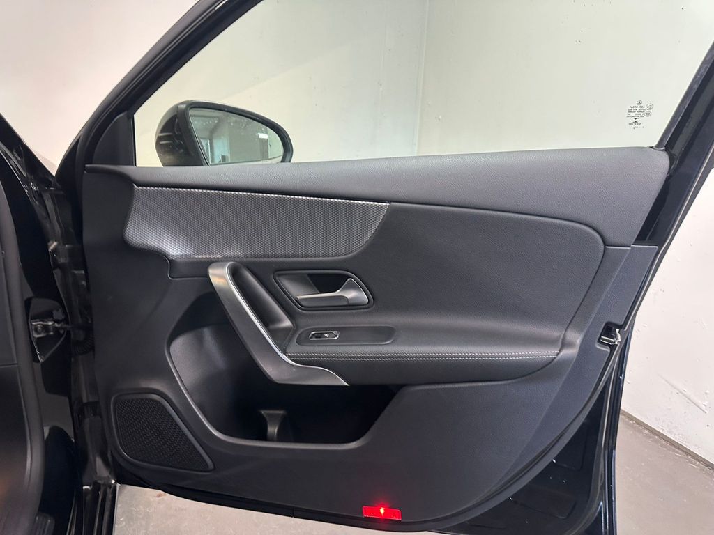 Mercedes-Benz A 200 2021